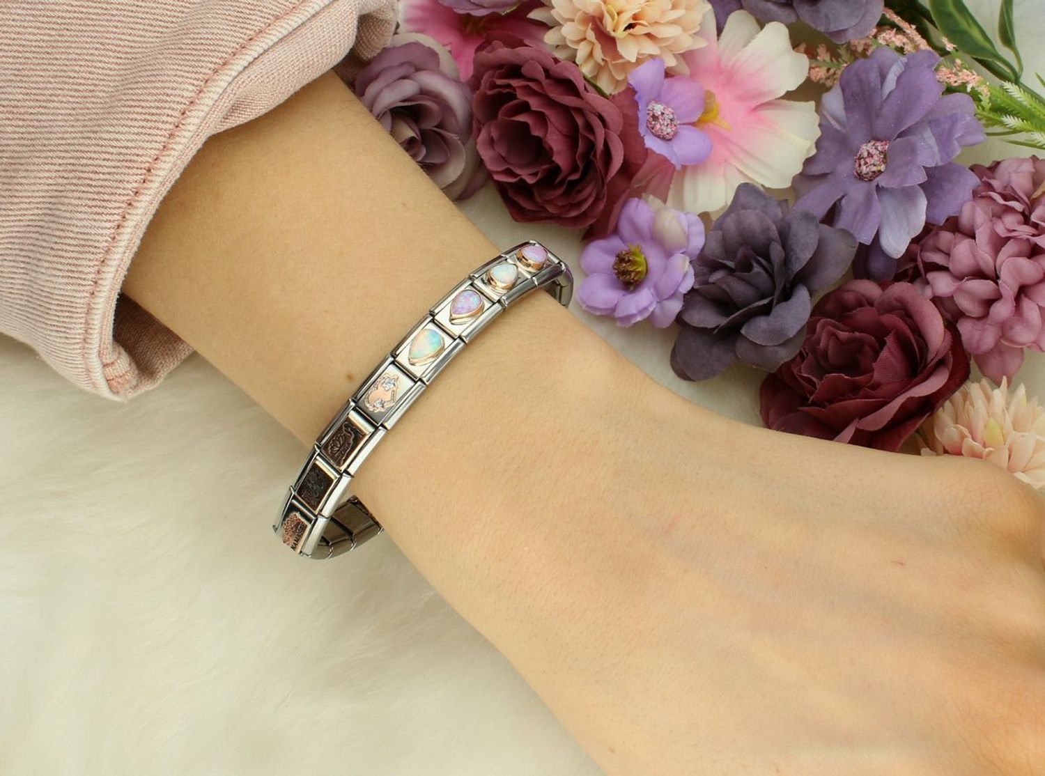 Nomination Link 9K zawieszka złoto Kropla Biały Opal skierowany w prawo 430514 07.jpg